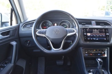 Volkswagen Tiguan II SUV Facelifting 2.0 TDI 150KM 2022 Volkswagen Tiguan LIFE 2.0 TDI DSG Podgrz.fotele Climatronic Czujniki LED, zdjęcie 11