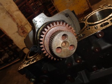 Коленчатый вал двигателя PERKINS PKXL04. Детали 4RG1