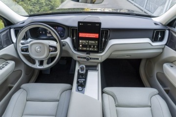 Volvo XC60 II 2025 Volvo XC 60 Plus Dark B5 AWD mild hybrid Benzyna, zdjęcie 16