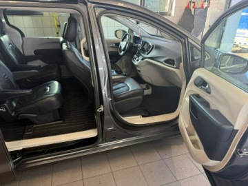 Chrysler Pacifica II 3.6 V6 291KM 2021 Chrysler Pacifica Lokalizacja : Włocławek, zdjęcie 27