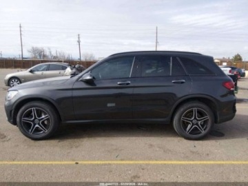 Mercedes GLC C253 2020 Mercedes-Benz GLC 300 4Matic 2020 2.0 Benzyna 255KM, zdjęcie 2