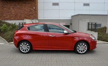 Alfa Romeo Giulietta Nuova II Hatchback 5d 1.4 TB 16v Mair 170KM 2011 Alfa Romeo Giulietta 1,4T (170KM) Salon PL 145 tys. km 1.4 Benzyna 170KM, zdjęcie 4