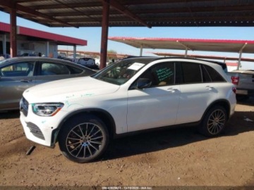 Mercedes GLC C253 2021 Mercedes-Benz GLC 300 4Matic 2021 2.0 Benzyna 255KM, zdjęcie 2