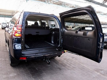 Toyota Land Cruiser VII Terenowy 3d 2.8 D-4D 177KM 2019 Toyota Land Cruiser SKÓRA KAMERY KRAJ BEZWYP F23%, zdjęcie 17