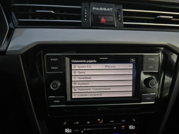 Volkswagen Passat B8 Variant Facelifting 2.0 TDI SCR 150KM 2023 Volkswagen Passat Business 2.0 TDI DSG Variant, zdjęcie 22