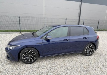 Volkswagen Golf VIII Variant 1.5 eTSI 130KM 2021 Volkswagen Golf 1.5 TSI R-Line 130 KM 2021r Warszawa 1.5 Benzyna, zdjęcie 10