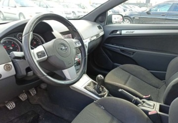 Opel Astra H Kombi 1.9 CDTI ECOTEC 120KM 2005 Opel Astra Opel Astra 1.9 Diesel 120KM, zdjęcie 6