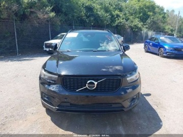 Volvo XC40 Crossover 2.0 T5 247KM 2020 Volvo XC 40 T5 R-DESIGN 2020, od ubezpieczalni 2.0 Benzyna 248KM, zdjęcie 2