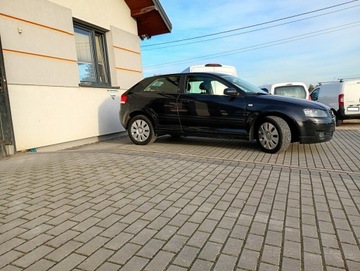 Audi A3 8P Hatchback 3d 1.6 102KM 2005 Audi A3 220tyś przebiegu, zdjęcie 3