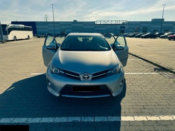 Toyota Auris II Hatchback 5d Valvematic 130 132KM 2014 Toyota Auris 1.6 Dynamic benzyna 132KM 2014r, zdjęcie 3
