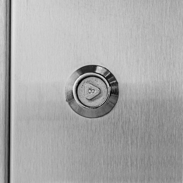 Газовая дверь из полированной нержавеющей стали 25х25 см.