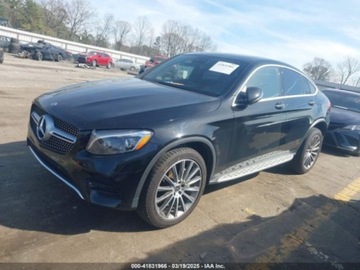 Mercedes GLC C253 2018 Mercedes-Benz GLC 300 4Matic 2018 2.0l 2.0 Benzyna 241KM, zdjęcie 1
