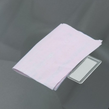 ЗАЖИМ-ДЕРЖАТЕЛЬ ДЛЯ ОКНА ПАРКОВОЧНОГО БИЛЕТА И ИД-КАРТЫ