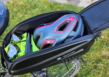 Большая сумка на багажник велосипеда 14л, светоотражатели SPECTER, водонепроницаемая