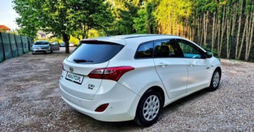 Hyundai i30 II Wagon 1.6 GDI 135KM 2015 Hyundai i30 BENZYNA klima NISKI PRZEBIEG super okazja POLECAMY, zdjęcie 12