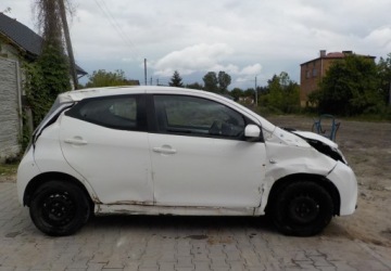Toyota Aygo II Hatchback 3d Facelifting 1.0 VVT-i 72KM 2020 Toyota Aygo Okazja Benzyna 72KM, zdjęcie 10
