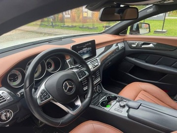 Mercedes CLS W218 Coupe Facelifting 500 408KM 2017 Mercedes CLS 550 4-Matic 9G-Tronic Pakiet stylistyczny AMG Zadbany 2017r, zdjęcie 8