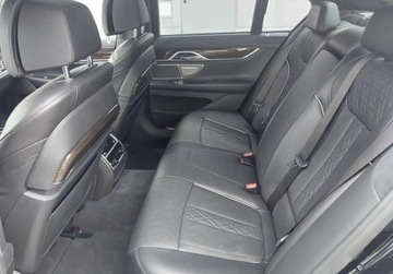 BMW Seria 7 G11-G12 Sedan 750i 450KM 2017 BMW Seria 7 4.4 Benzyna 450KM, zdjęcie 18