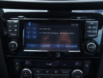 Nissan Qashqai II Crossover 1.2 DIG-T 115KM 2015 Nissan Qashqai 1.2 DIG-T, Salon Polska, Navi, zdjęcie 11