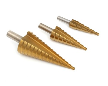 НАБОР СТУПЕНОЧНЫХ КОНИЧЕСКИХ СВЕРЛ 3EL 4-32 КАССЕТА