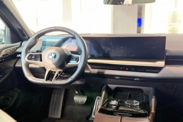 BMW Seria 5 G90-91 Touring 2.0 520d 197KM 2024 BMW Seria 5 Touring 520d xDrive Sport Combi 2.0 (197KM) 2024, zdjęcie 5