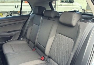 Volkswagen Golf VIII Hatchback Facelifting 1.5 eTSI mHEV 150KM 2025 Volkswagen Golf Life Plus 1.5 TSI eHybrid PHEV 150KM DSGc 1.5 Hybryda 150KM, zdjęcie 5