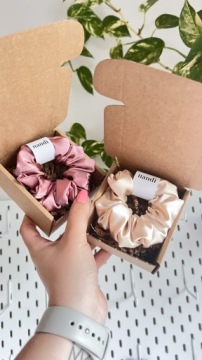 Спасибо, резинка для волос для девичника + картонная коробка.