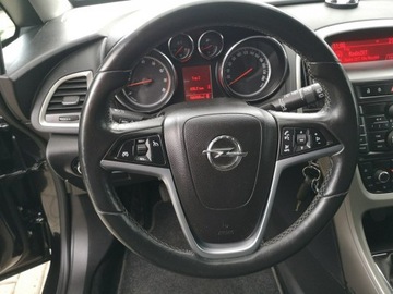 Opel Astra J Hatchback 5d 1.4 Turbo ECOTEC 140KM 2012 Opel Astra 1.4 16v 140KM Klima Tempomat Sensory, zdjęcie 13