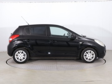 Hyundai i20 I Hatchback 5d 1.2 DOHC 78KM 2010 Hyundai i20 1.2, Klima, zdjęcie 5