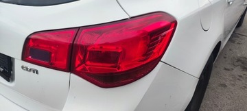 OPEL ASTRA IV J FACELIFT KOMBI SVĚTLO PRAVÝ ZADNÍ