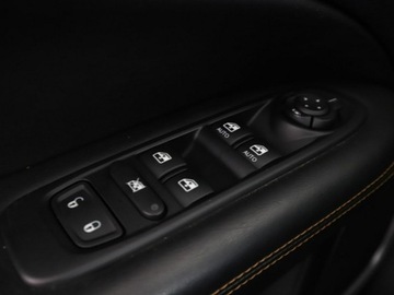 Jeep Compass II SUV 1.4 MultiAir 140KM 2019 Jeep Compass Grzane fotele grzana kierownica klima, zdjęcie 34