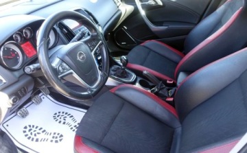 Opel Astra J Sports Tourer Facelifting 2.0 BiTurbo CDTI 195KM 2014 Opel Astra 2.0CDTI 195KM BiTurbo Wymieniony rozrzad Nowe opony Navi Skora, zdjęcie 10