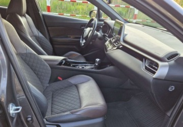 Toyota C-HR I Crossover 1.8 Hybrid 122KM 2017 Toyota C-HR 1,8 Hybrid Prestige Skora Kamera Navi 1.8 Hybryda 122KM, zdjęcie 27