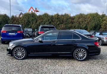 Mercedes Klasa C W205 2014 Mercedes-Benz Klasa C Wersja Avantgarde AMG 3.5 Benzyna 231KM, zdjęcie 2