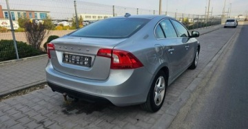 Volvo S60 II Sedan 1.6 D2 115KM 2011 Volvo S60 Bardzo bogata opcja i dobry stan samochodu 1.6 Diesel 115KM, zdjęcie 6