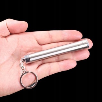 Легкий, универсальный, длинный перезаряжаемый фонарик.