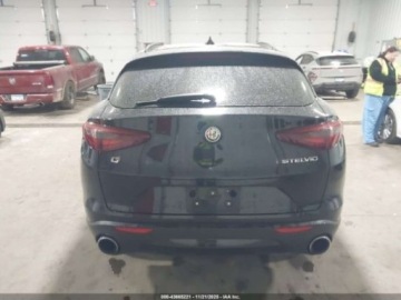 Alfa Romeo Stelvio SUV 2.0 Turbo 280KM 2018 Alfa Romeo Stelvio 2018 r.,2,0L TI SPORT AWD 2.0 Benzyna 280KM, zdjęcie 4