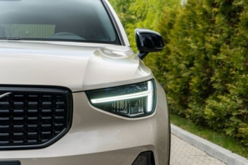 Volvo XC40 Crossover Facelifting 2.0 B3 163KM 2026 Volvo XC 40 Plus Dark B3 Mild Hybrid Benzyna, zdjęcie 9
