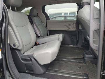 Toyota Sienna III 2022 Toyota Sienna XLE 2022 2.5l 2.5 Hybryda 245KM, zdjęcie 11