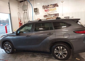 Toyota Highlander III 2023 Toyota Highlander 2023, XLE, 2.4L, od ubezpieczalni 2.4 Benzyna 269KM, zdjęcie 3