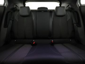 Peugeot 2008 I SUV Facelifting 1.2 PureTech 130KM 2019 Peugeot 2008 full LED półskóra virtual cocpit, zdjęcie 17