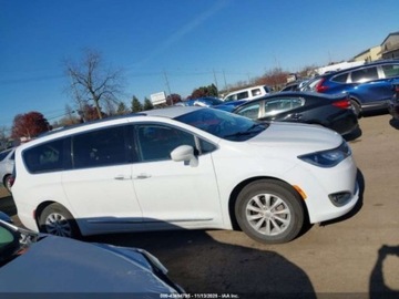 Chrysler Pacifica II 2018 Chrysler Pacifica CHRYSLER PACIFICA TOURING L 3.6 Benzyna 287KM, zdjęcie 1