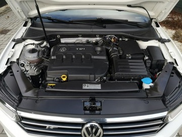Volkswagen Passat B8 Variant 2.0 TDI 190KM 2015 Volkswagen Passat 2.0 TDI 190KM R-line # Automat, zdjęcie 24
