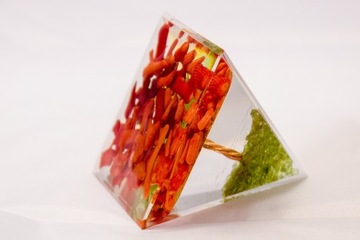 ПИРАМИДА ОРГОНИТ ОЛИВИН КРАСНЫЙ КОРАЛЛ ДЕРЕВО ТРАНСФОРМАЦИЯ ЧАКРЫ 5 см