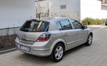 Opel Astra H Hatchback 5d 1.3 CDTI ecoFLEX 90KM 2008 Opel Astra 2008 r. Automat 123 tys. km Lift 1.2 Diesel 90KM, zdjęcie 3