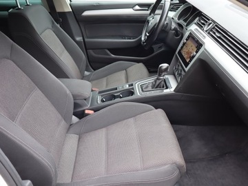 Volkswagen Passat B8 Limousine 2.0 TDI BlueMotion Technology 150KM 2018 VW Passat 2.0 TDI, Salon Polska, Serwis ASO, zdjęcie 8