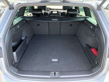 Volkswagen Passat B8 Variant Facelifting 2.0 TDI SCR 200KM 2022 Volkswagen Passat R-Line 4Mot. HarmanKardon LED Matrix Hak Kamera Cofania, zdjęcie 33