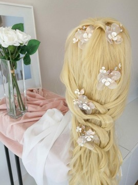 Декоративная булавка в виде цветка