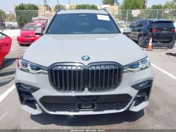 BMW X7 2022 BMW X7 M50I 2022 4.4l 4.4 Benzyna 523KM, zdjęcie 8