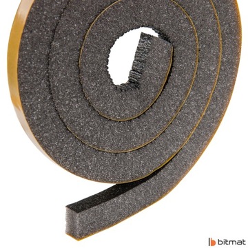 Изоляционная пена, уплотнитель, утеплитель окон, гаражных ворот, 1,5 см.